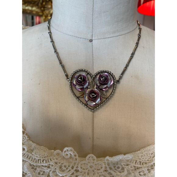 vintage 1980s purple roses 3-d heart necklace 80s jewelry silvertone novelty - Picture 3 of 5
